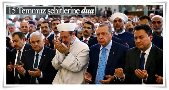 Cuma namazında şehitler için dua edildi