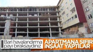 Şişli'de bina inşaatı, 40 yıllık apartmana dayandı