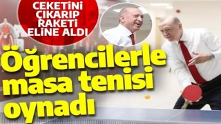 Cumhurbaşkanı Erdoğan iftar sonrası öğrencilerle masa tenisi oynadı