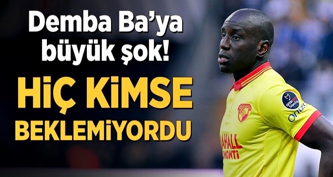 Göztepeli taraftarlar Demba Ba'yı ıslıkladı .